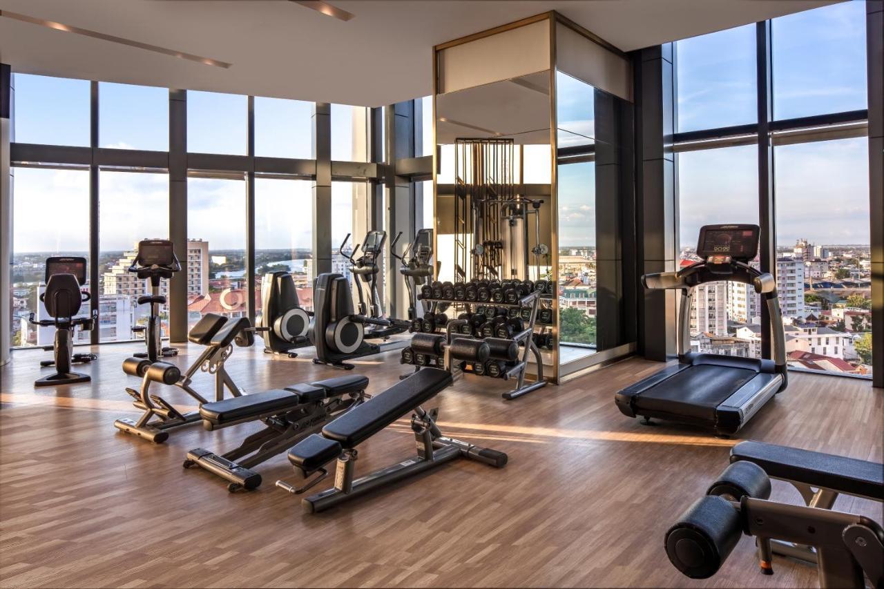 Melia Vinpearl Hue Hotel Kültér fotó The gym at the hotel