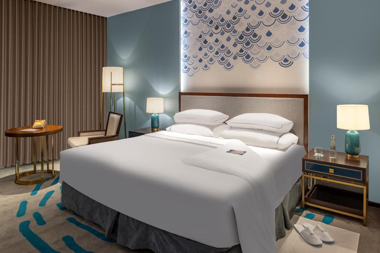Melia Vinpearl Hue Hotel Kültér fotó A bedroom