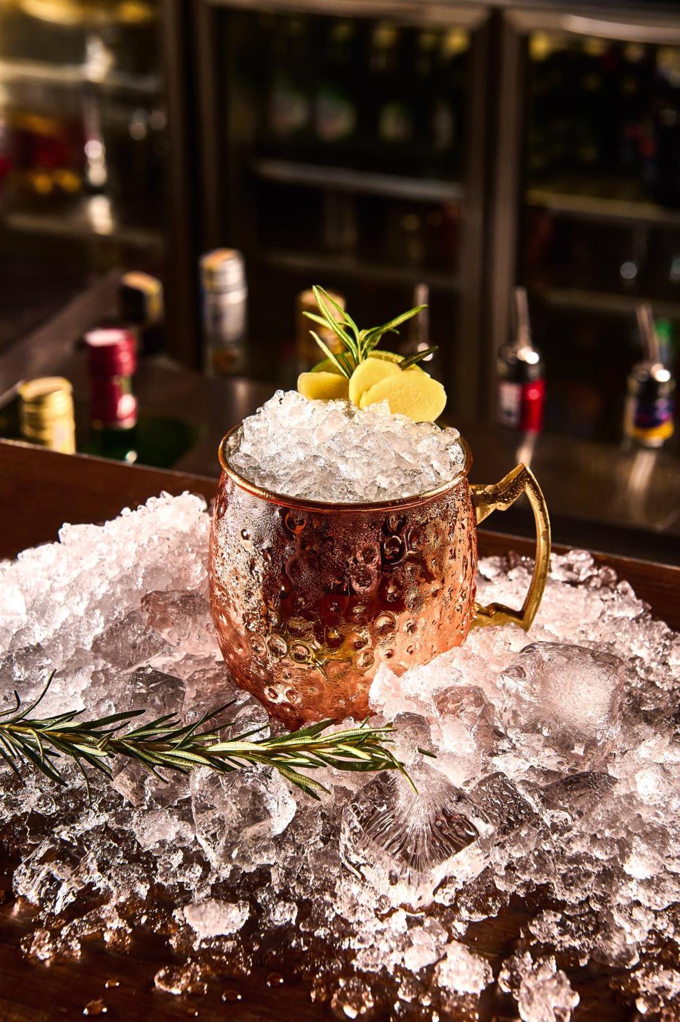 Melia Vinpearl Hue Hotel Kültér fotó A Moscow Mule